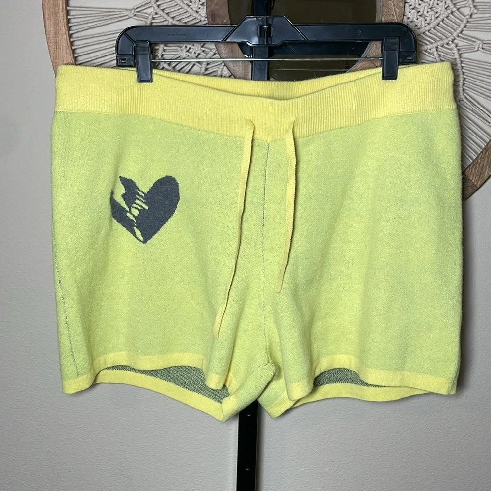 TORRID Sweater Shorts Luxe Cozy Lovesick Bolt Yellow woman’s size 2X NWT